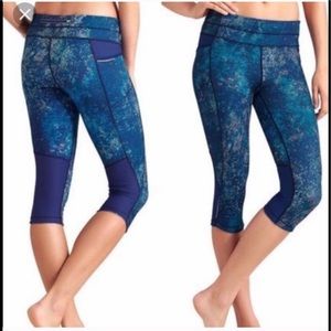 ATHLETA Blue Splatter Be Free Capris Size XS